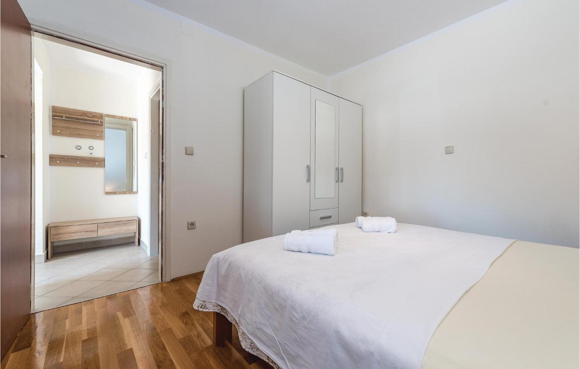 Lovely Home In Sibenik-Brodarica With Kitchen Donje Polje Exterior foto